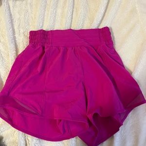 lululemon hotty hot shorts 4 inch size 2
